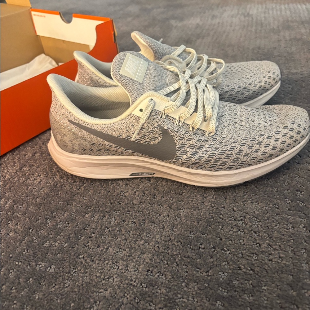 Nike Air Zoom Pegasus 35 Men’s Gray Sneakers Size 12